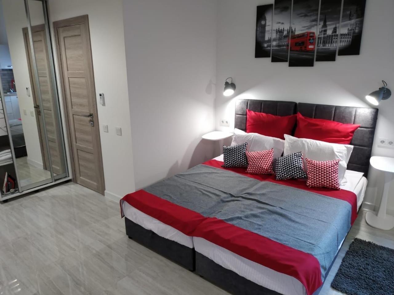 Apartment For Rent In The City Center Of Kharkiv K18 Elinaflats Екстериор снимка